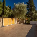 Unalome Seafront Luxury Villa *