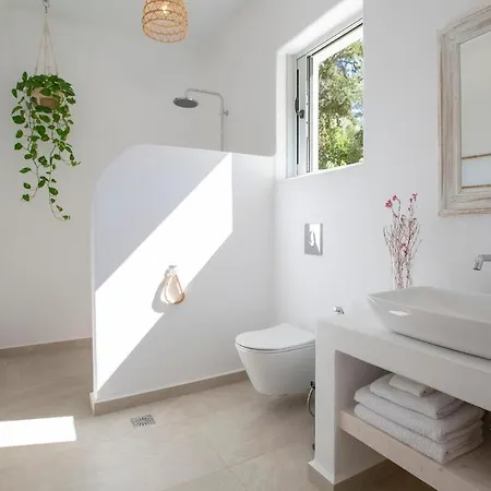 Unalome Seafront Luxury * Yénion