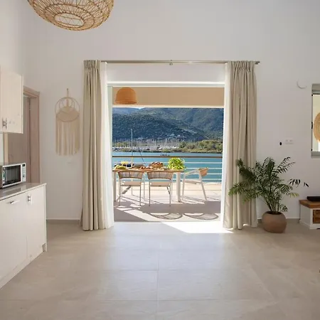 Unalome Seafront Luxury Villa *