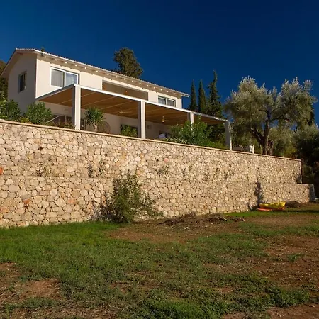 Unalome Seafront Luxury Villa *