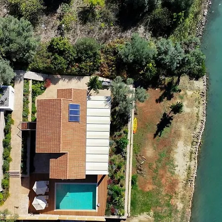 Unalome Seafront Luxury Yénion