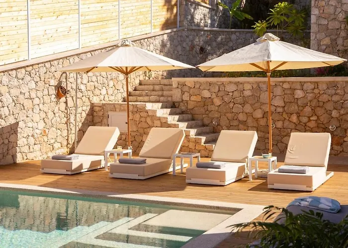 Unalome Seafront Luxury *